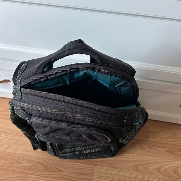 Dakine Backpack - Picture 7 of 12